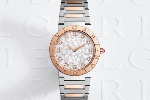 ブルガリ×BLACKPINKリサのコラボ腕時計、約400ピースのパールを配したモザイクダイヤル