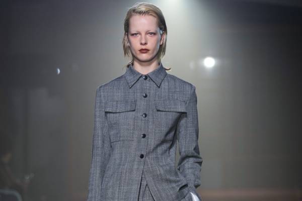 チノ 2024-25年秋冬ウィメンズ＆メンズコレクション - ミニマルな装飾性