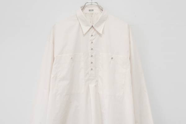 アクシス24年春夏ウェア - 小さなボタンを並べたシャツや立体フォルムのワイドパンツ