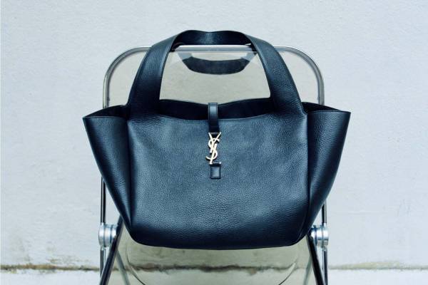 サンローラン24年春バッグ、“YSLモノグラム”の「ル・サンカセット」新色ディアスキントートなど