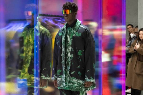 ヨシオクボ 2024-25年秋冬メンズ・ウィメンズコレクション - 「眩惑」意表を突く服作り