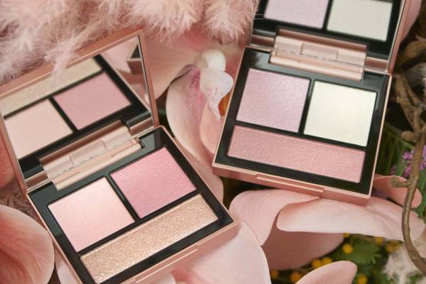 スナイデル ビューティ24年春コスメ、“透き通ったまなざしを叶える”春色アイパレや新リップライナー