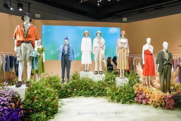 ユニクロ2024年春夏新作、ナチュラルなカラーのリネンウェア＆手編みのラウンドミニバッグなど