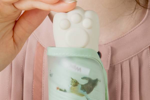 Wpc.猫だらけの傘「アンブレにゃん」ぷにぷに“肉球付き”折りたたみ傘など、猫写真家・沖昌之コラボ