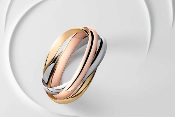カルティエ「トリニティ」3連ゴールドリングが1つに重なる新型、スクエアリングやダイヤモンドパヴェも