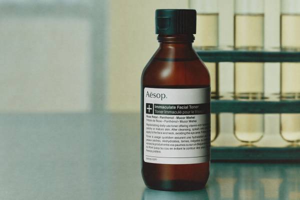 イソップ24年夏スキンケア、“洗顔後にプラス”できめの整ったうるおい肌へ導く新作トナー