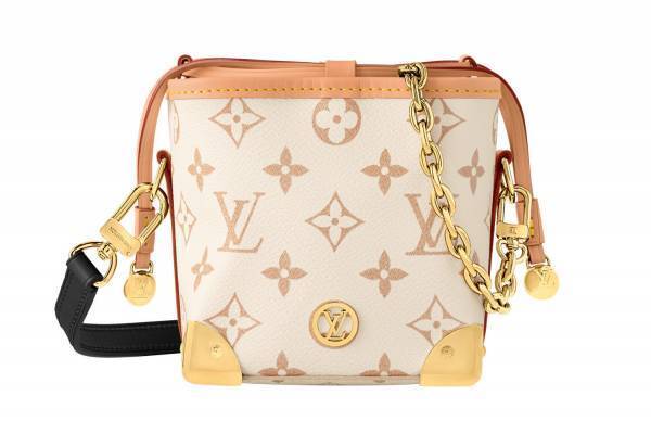 ルイ・ヴィトンのミニバッグ「ノエ パース・LV チャーム」ドローストリング仕様の2WAY