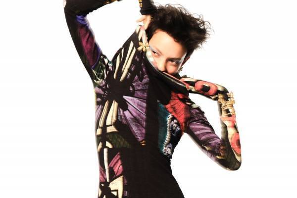 デシグアル×クリスチャン・ラクロワ、“キュビスム”着想の幾何学模様ワンピースやジャケット