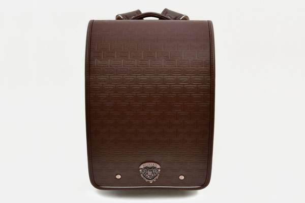 Q-pot.×『ハリー・ポッター』25年“ホグワーツの紋章付き”ランドセル、魔法の杖専用ホルダーも