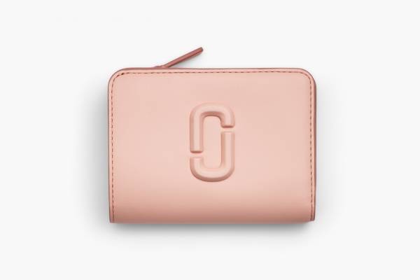 マーク ジェイコブスの“ワントーン”ミニ財布、“J マーク”とボディをトーナルカラーで統一