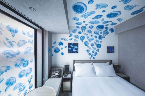 サッポロストリームホテル、壁と天井一面にクラゲが泳ぐ限定宿泊プラン - アオアオ サッポロとコラボ