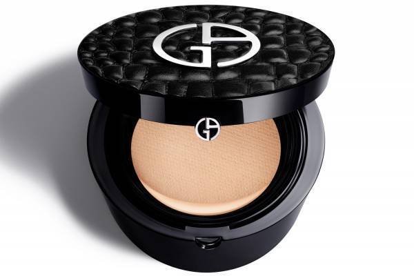 アルマーニ ビューティ24年春コスメ、レザー調のクロコ柄ファンデケース＆マットリップ新色も