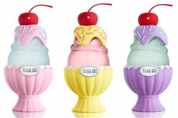アナ スイ24年夏フレグランス、“まるでサンデー”アイスクリーム着想の香り＆チェリー型スプレーポンプ