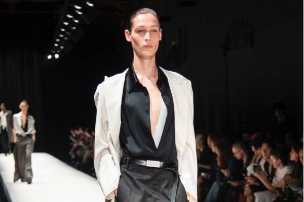 エムエム6 メゾン マルジェラ“ロング丈”ストライプ柄ジャケット、ギンザシックス店限定で