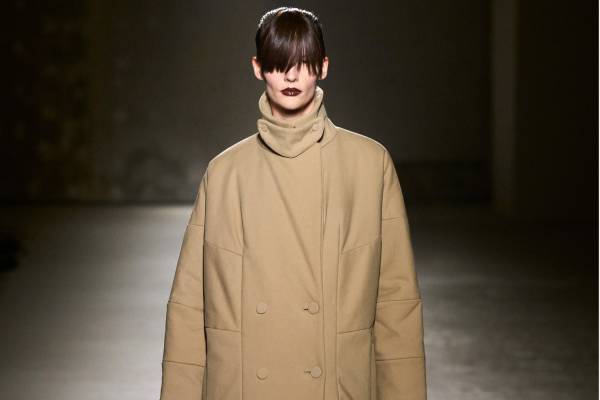 ドリス ヴァン ノッテン 2024年秋冬ウィメンズコレクション - 緩やかで大胆な装い、きらめく彩り