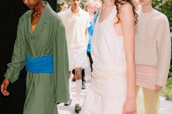 オーラリーのメンズ・レディース人気ウェアが阪急うめだ限定色に、シアートップスやジップブルゾンなど