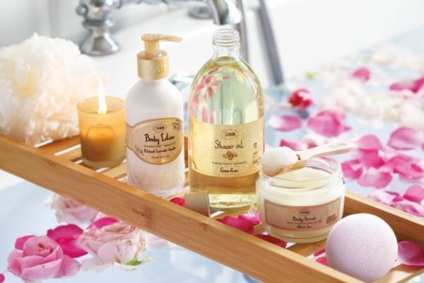 SABONの新入浴剤「バスボール」“花々や果実の香り＆シュワシュワ泡”で至福のバスタイムを