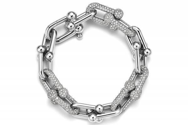 「ティファニー ハードウェア」24年春ジュエリー、ブレスレットやリングを煌めくケージ リングで