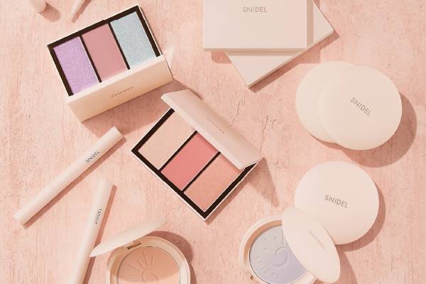 スナイデル ビューティ24年夏ベースメイク、“淡色”フェイスパレット＆新作コンシーラーなど