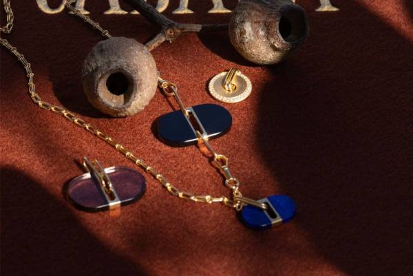 ヒロタカ“自由にカスタム可能”なジュエリー、幸運チャームがネックレスorピアスに