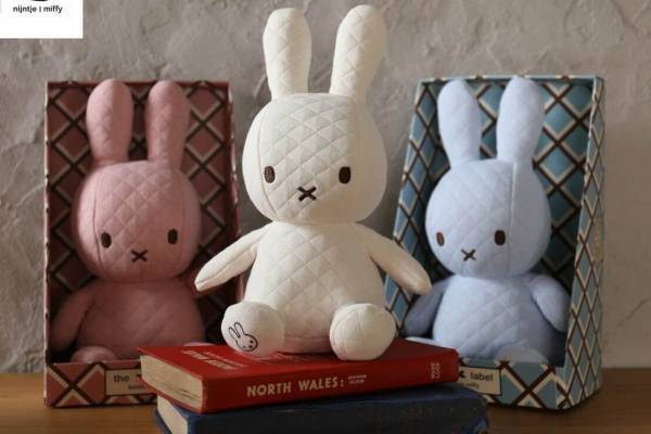 ボントントイズ「ミッフィー」キルティングのぬいぐるみ、ふんわり生地×立体ステッチのパステルカラーで