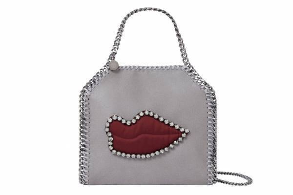 ステラ マッカートニーのアイコンバッグ「ファラベラ」大胆な“リップモチーフ”とクリスタルを配して