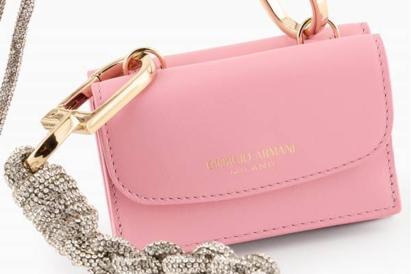 ジョルジオ アルマーニのウィメンズ＆メンズ財布、“ラインストーン華やぐ”ストラップ付きウォレットなど