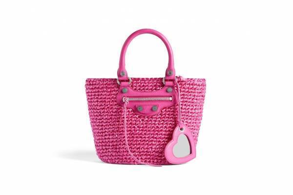 バレンシアガ24年夏ウィメンズバッグ「ル カゴール」新作、“ハート型ミラー付き”ナイロン織トート