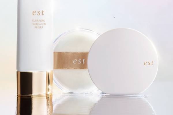 エスト24年夏ベースメイク、“くすみを晴らす”トーンアップ下地＆皮脂くずれ防止さらさらパウダー