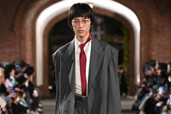 ケイスケヨシダ 2024-25年秋冬コレクション - 学生時代を回顧