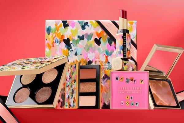 ボビイ ブラウン24年夏コスメ、メタリックカラーの「リュクス アイシャドウ」やハート型ハイライトなど