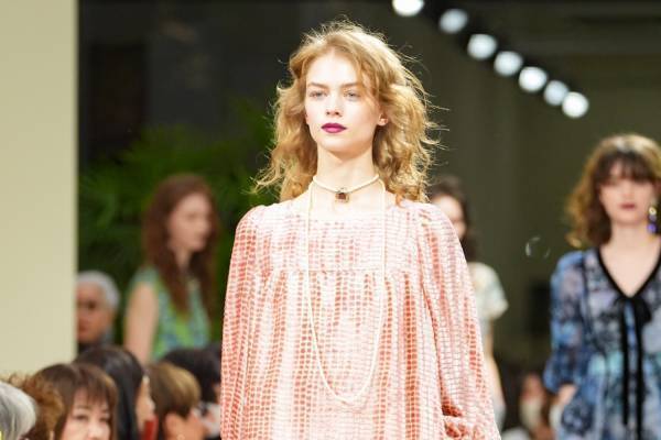 ユキ トリヰ  2024-25年秋冬コレクション - 新しい自分に出会える服