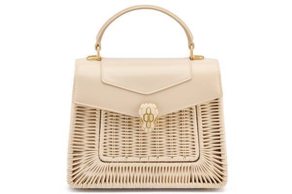 ブルガリ24年夏バッグ“籐編みやシェブロン柄”「セルペンティ」ヘビ型ハンドルのハンドバッグも