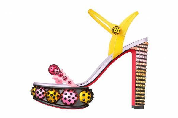 クリスチャン ルブタン24年秋冬ウィメンズシューズ、夕日きらめくヒールサンダルやウエスタンブーツ