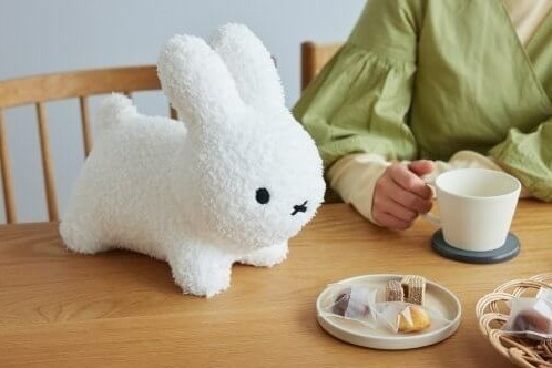 「ブルーナボンボン」史上No.1の抱き心地“ふわモコミニ”モデル、ほんのりベビーパウダーの香り