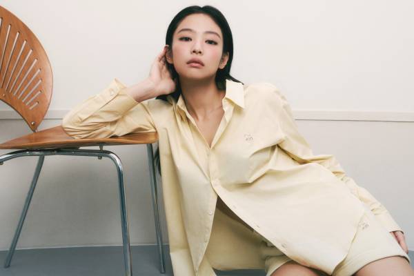 メゾン キツネ「ベイビーフォックス」ロゴ刺繍をトーンオントーンで、ニットカーディガンやシャツなど