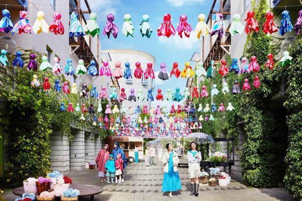 星野リゾート リゾナーレ八ヶ岳、1500個の“ふれふれ坊主”が空を彩るイベント、限定レモネードも