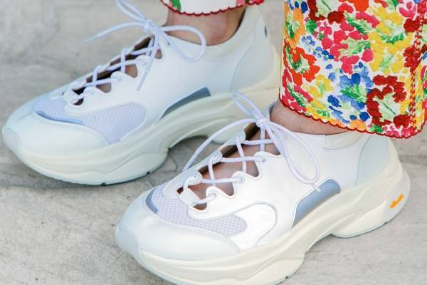 ロドリリオン初のウィメンズ厚底スニーカー、メリージェーンやギリーシューズをアレンジ