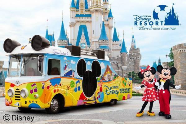 ディズニーの仲間たちが全国へ、「ジャンボリミッキー！」の音楽に合わせて踊るスペシャルパレード