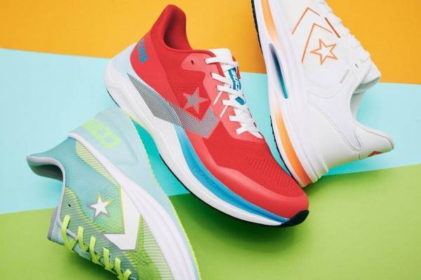 コンバースの本格ランニングシューズがデビュー、シェブロン＆スター入りの「コンズ ランデュアル」