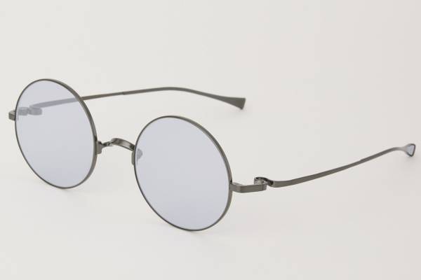 CFCL初のアイウェアライン誕生「フォーナインズ」とタッグ、洗練された一山のカラーサングラス全4型