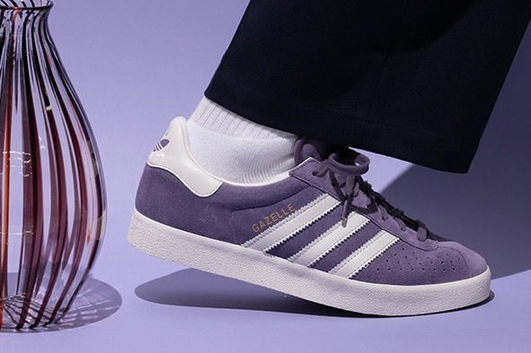 アディダス オリジナルスのスニーカー「ガゼル 85」パステルカラーに、アーバンリサーチ限定で