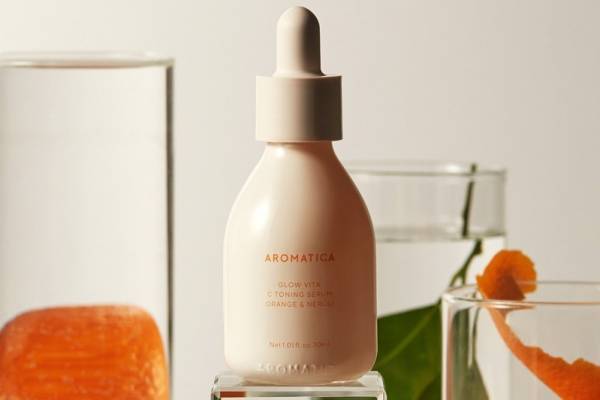 韓国発ヴィーガンコスメ「アロマティカ」日本上陸、“シロップのようなツヤが溢れる”ボディスクラブなど