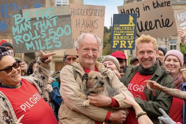 映画『ハロルド・フライ のまさかの旅立ち』余命僅かな元同僚をきっかけに始まる“800km”の旅