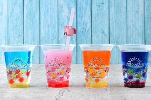 「カービィカフェ」の夏ドリンク、“すいこみカービィマスコット付き”星型ゼリーが揺らめく4種のジュース