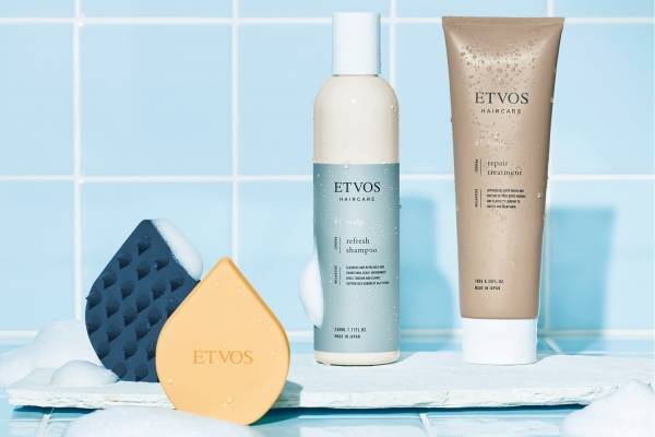 エトヴォス24年夏ヘアケアセット、“頭皮すっきり”スカルプケアブラシ＆シトラス香るシャンプーなど