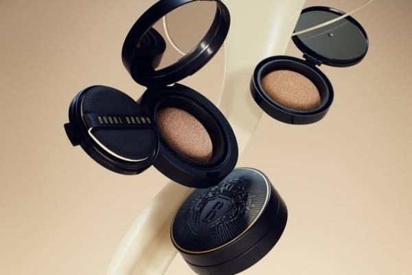 ボビイ ブラウン24年夏ベースメイク、“軽やかマット肌を叶える”うるおいクッションファンデーション