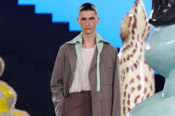 ディオール  2025年夏メンズコレクション - 手仕事に交わる生命感の讃歌