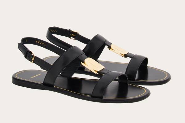 フェラガモ24年春夏新作サンダル、“リボン”モチーフのミュールやメタルプレート煌めくサンダル