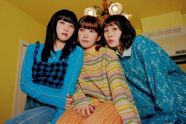 Conton Candyの新曲「アオイハル」配信リリース、ギターをかき鳴らし謳う青春